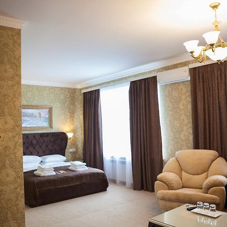 Astoria Hotell Mykolajiv Exteriör bild